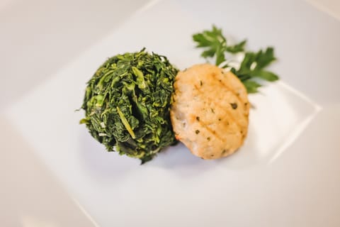 Thai Chicken Burger & Basil Spinach