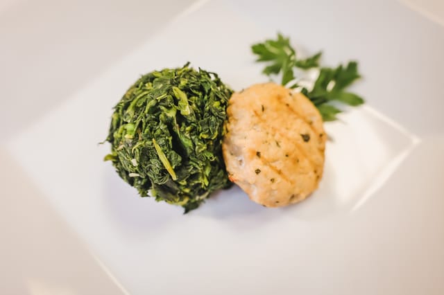 Thai Chicken Burger & Basil Spinach